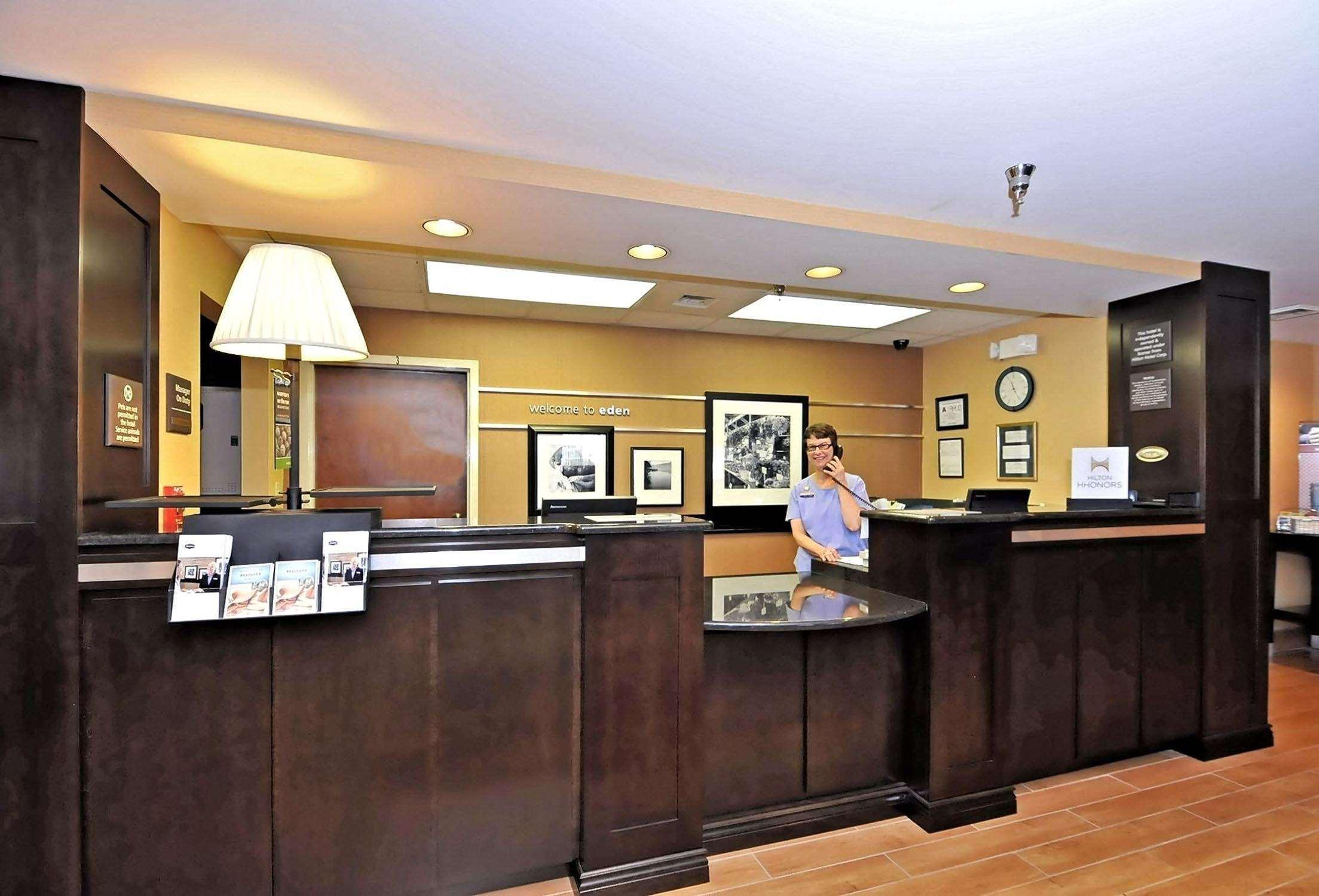 Hampton Inn עדן מראה פנימי תמונה